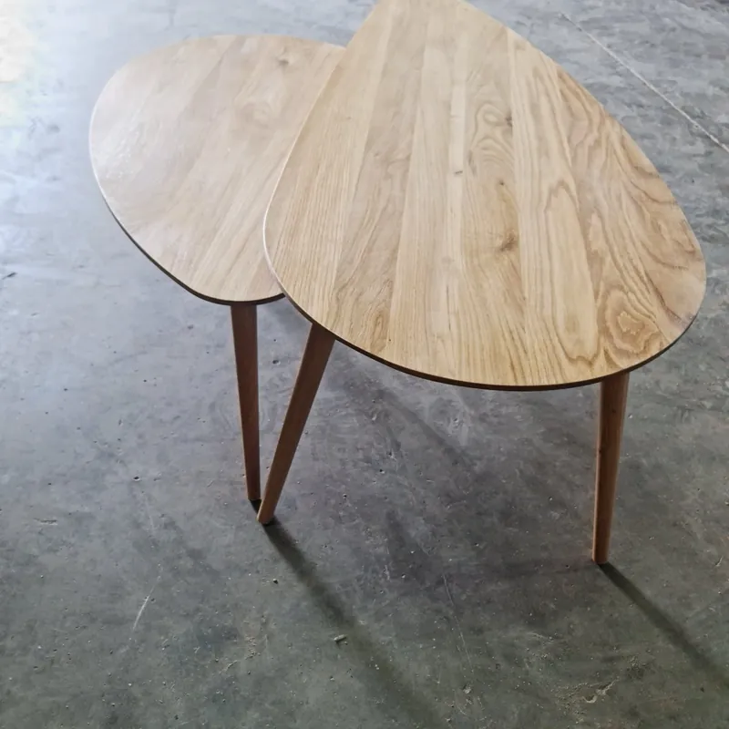 Solid oak coffee table 01