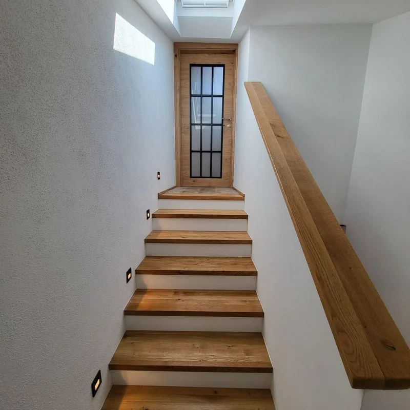 Installed solid oak staircase 03