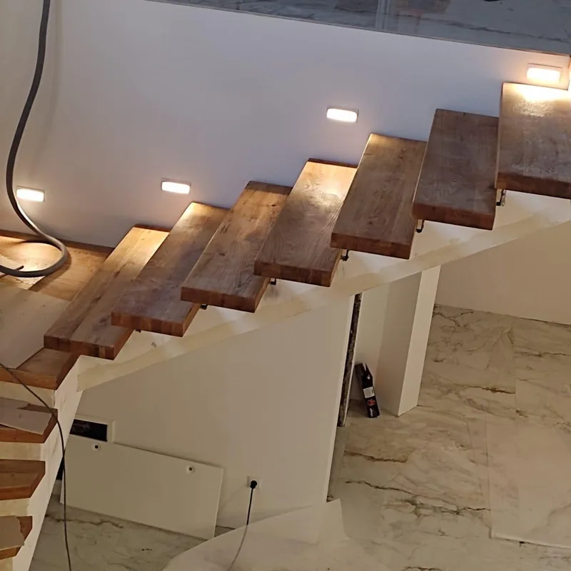 Installed solid oak staircase 04