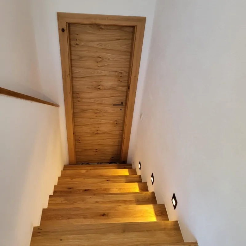 Installed solid oak staircase 06