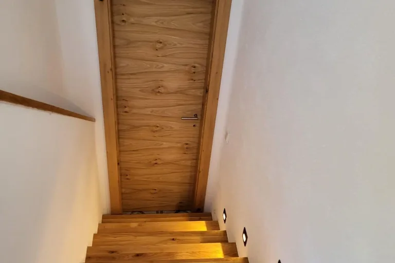 Complete solid oak staircase after installation