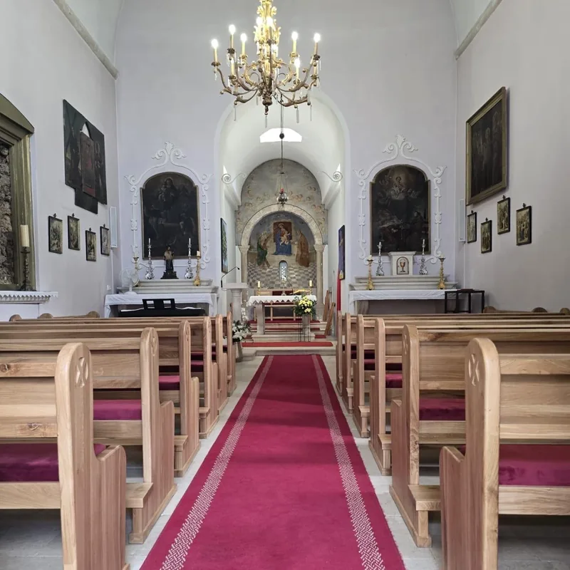 30 church pews for Dubrovnik — Church pews in solid wood, Dubrovnik 02